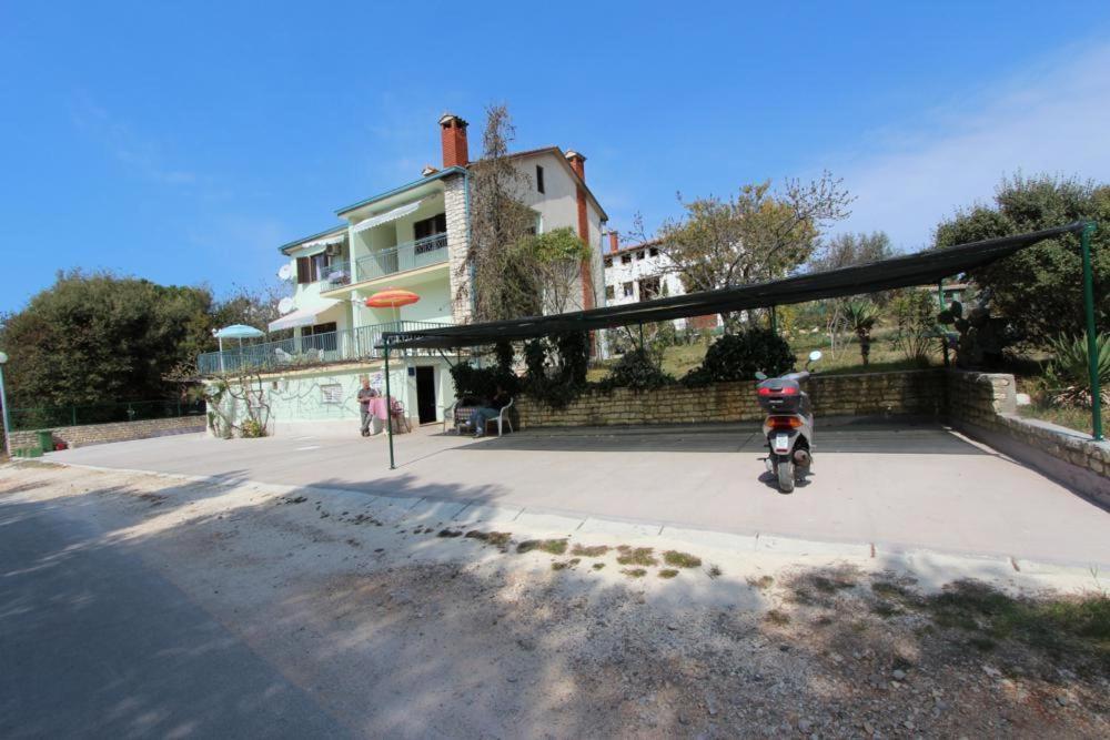 Apartments Sandra โรวีน ภายนอก รูปภาพ