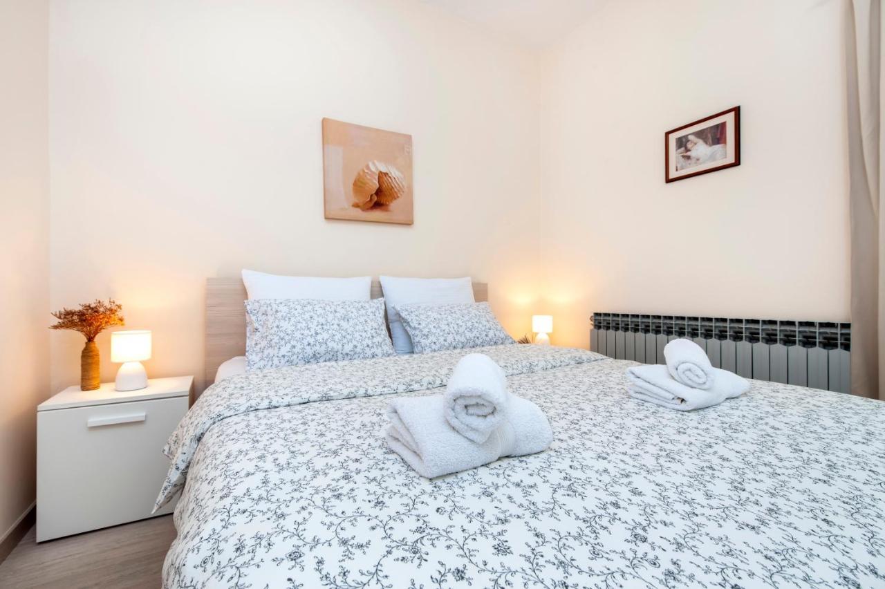 Apartments Sandra โรวีน ภายนอก รูปภาพ