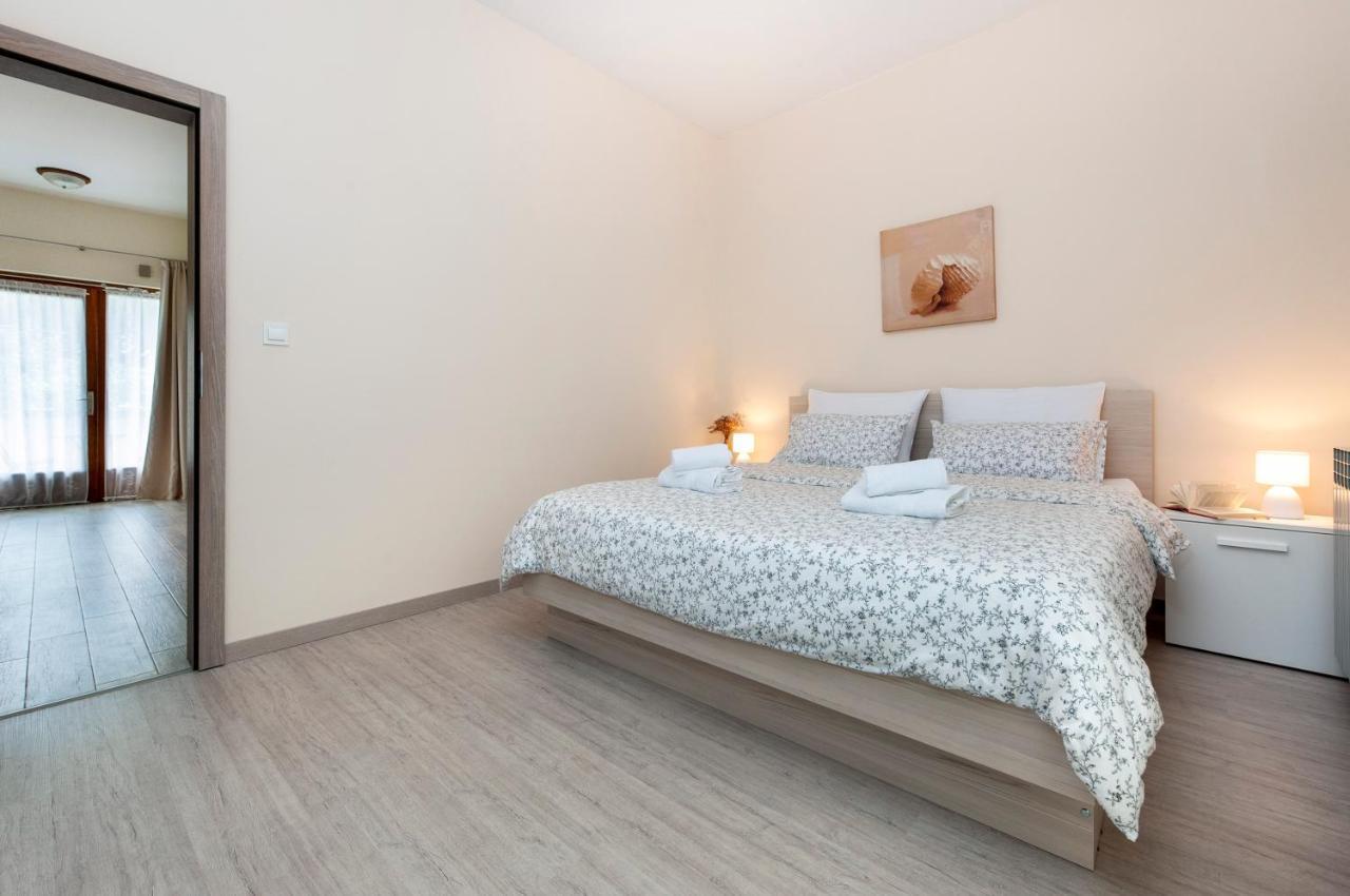 Apartments Sandra โรวีน ภายนอก รูปภาพ