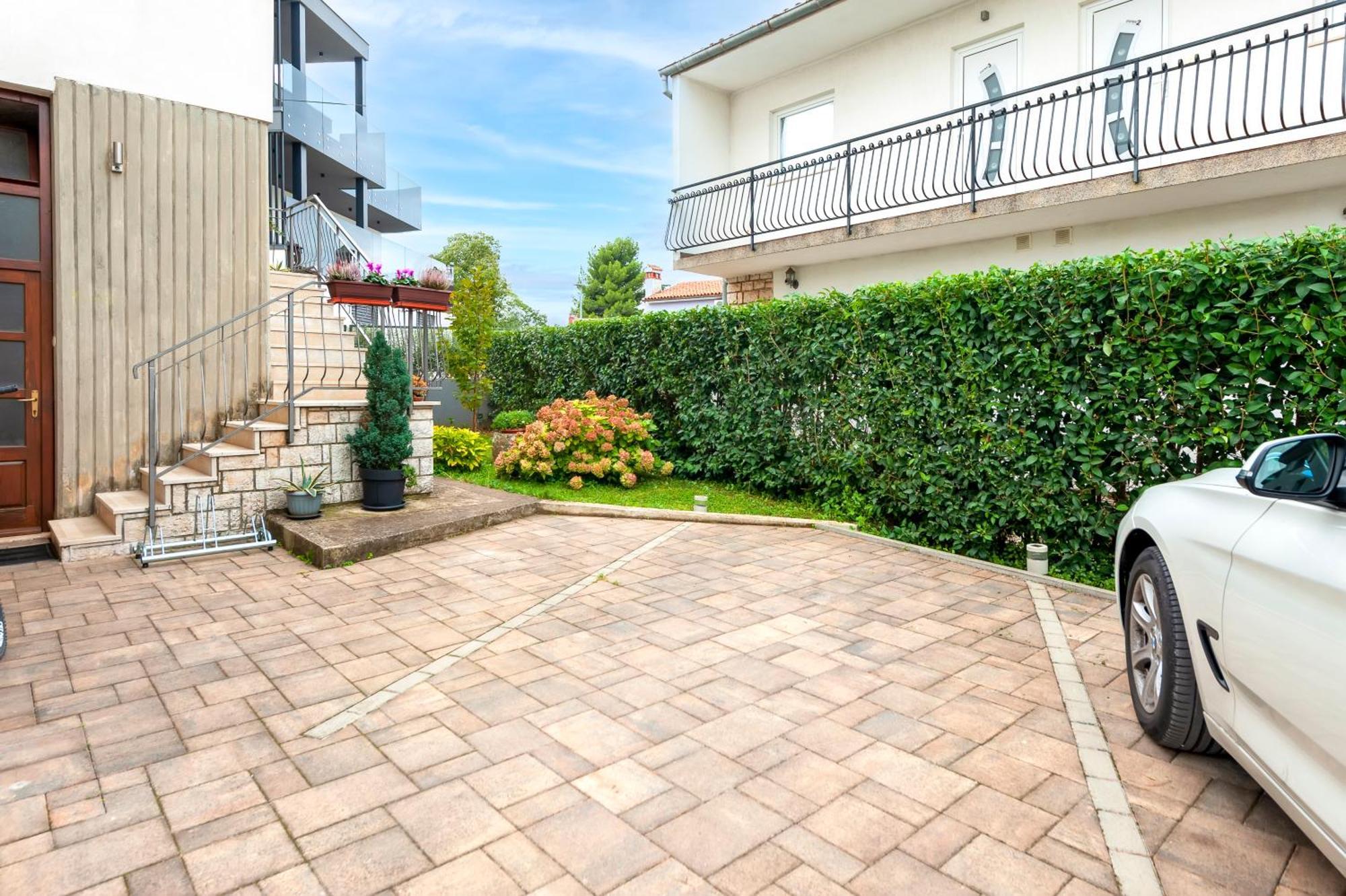 Apartments Sandra โรวีน ภายนอก รูปภาพ