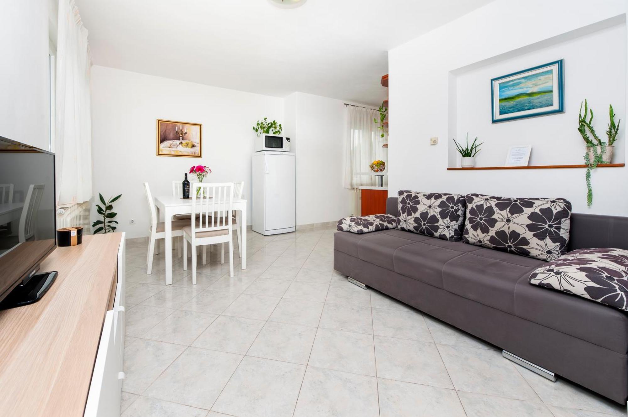 Apartments Sandra โรวีน ภายนอก รูปภาพ