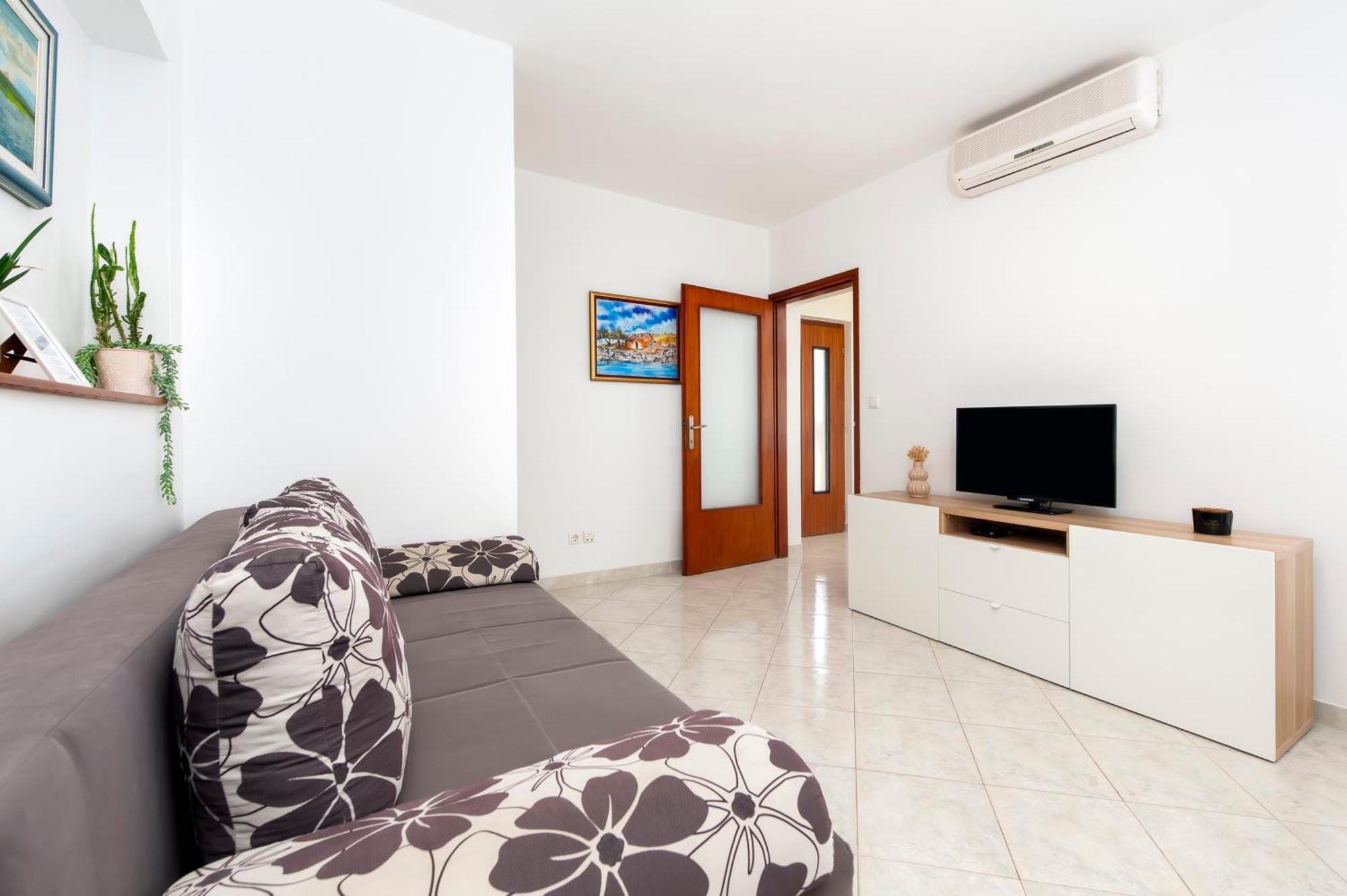 Apartments Sandra โรวีน ภายนอก รูปภาพ
