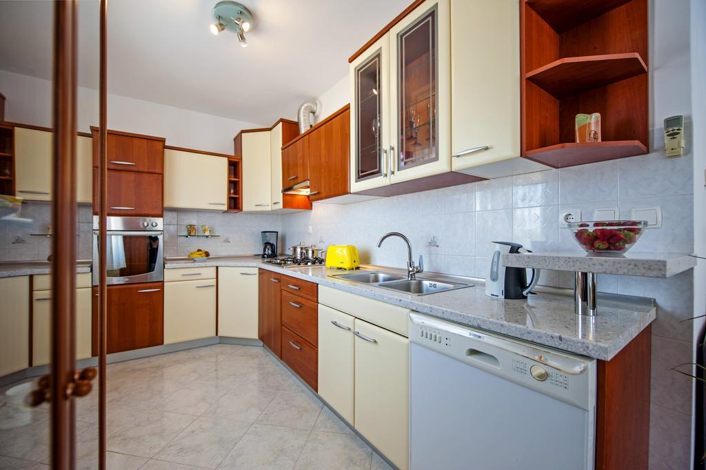 Apartments Sandra โรวีน ภายนอก รูปภาพ